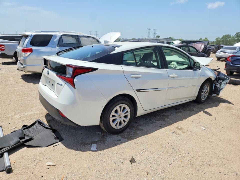 2019 TOYOTA PRIUS LE 3