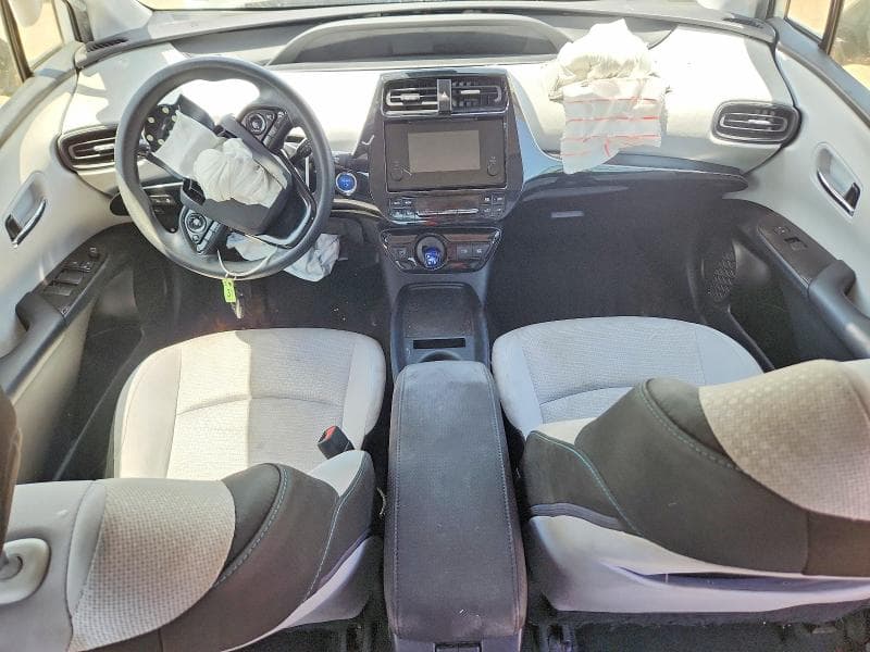 2019 TOYOTA PRIUS LE 8