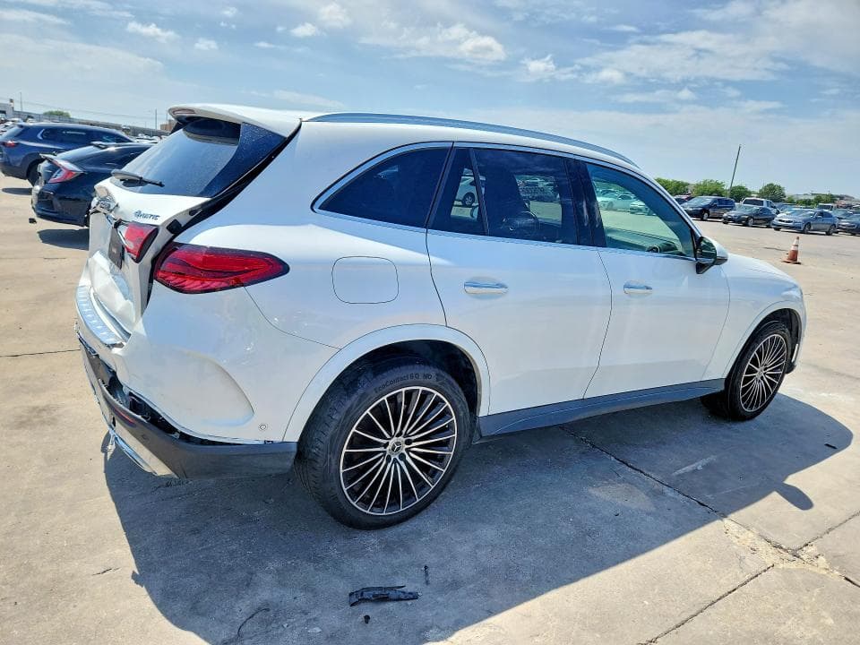 2024 MERCEDES-BENZ GLC 300 4MATIC 3