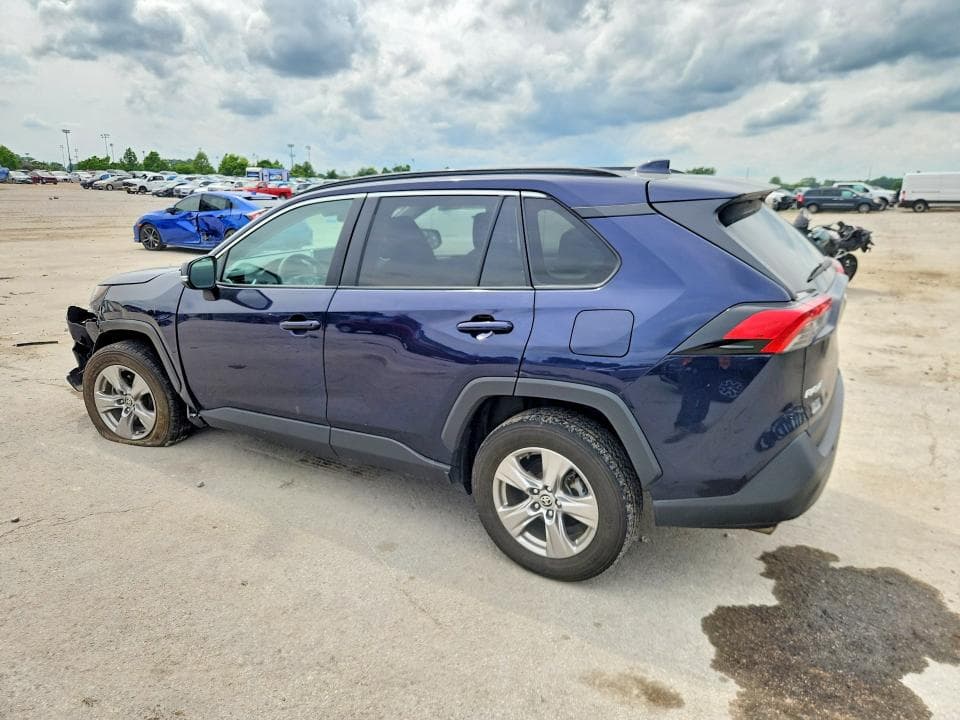 2024 TOYOTA RAV4 XLE 2