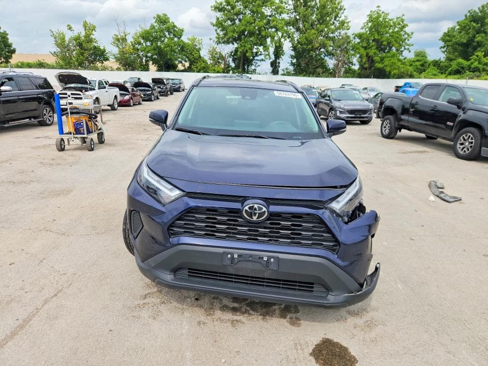 2024 TOYOTA RAV4 XLE 5