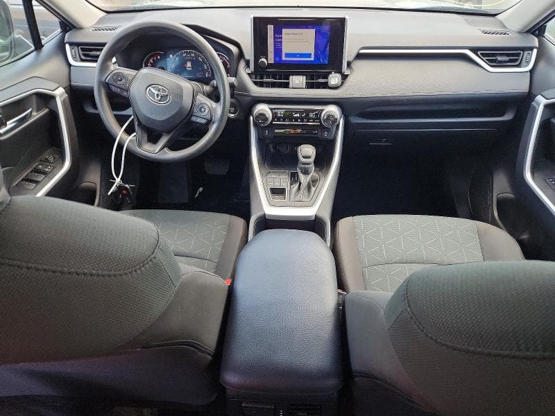 2024 TOYOTA RAV4 XLE 8