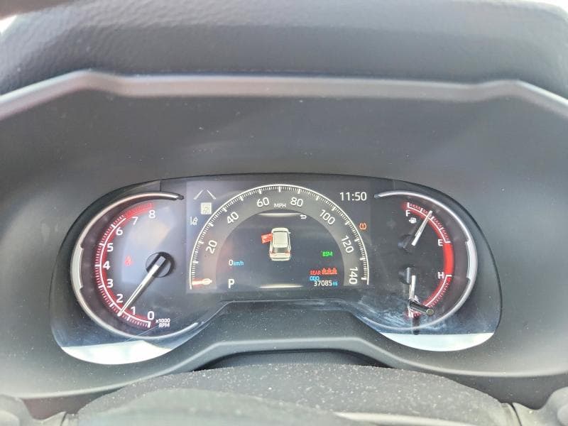 2024 TOYOTA RAV4 XLE 9