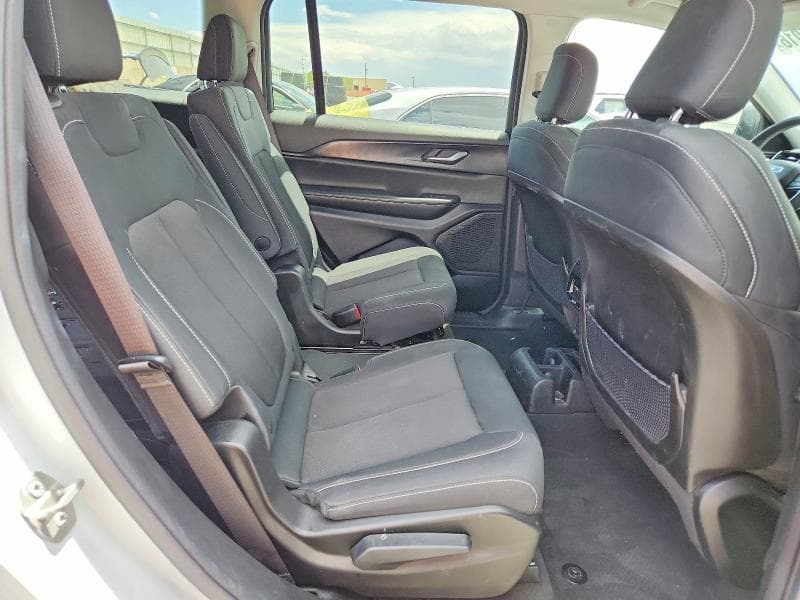 2023 JEEP GRAND CHEROKEE L LAREDO 11