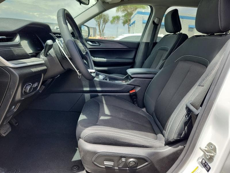 2023 JEEP GRAND CHEROKEE L LAREDO 7
