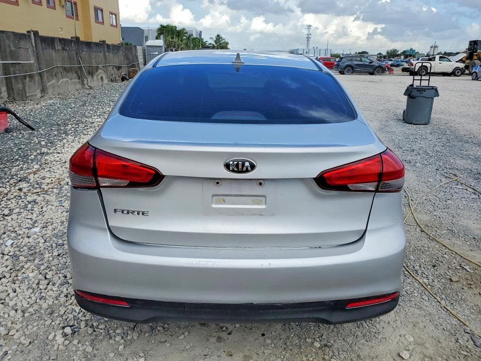 2018 KIA FORTE LX 6