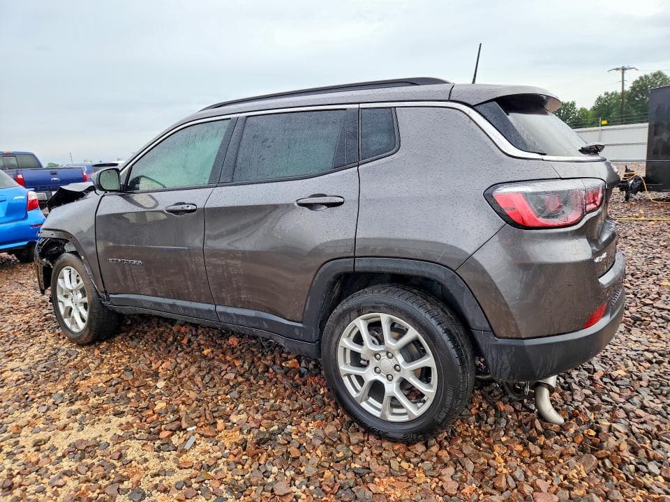 2023 JEEP COMPASS LATITUDE LUX 2