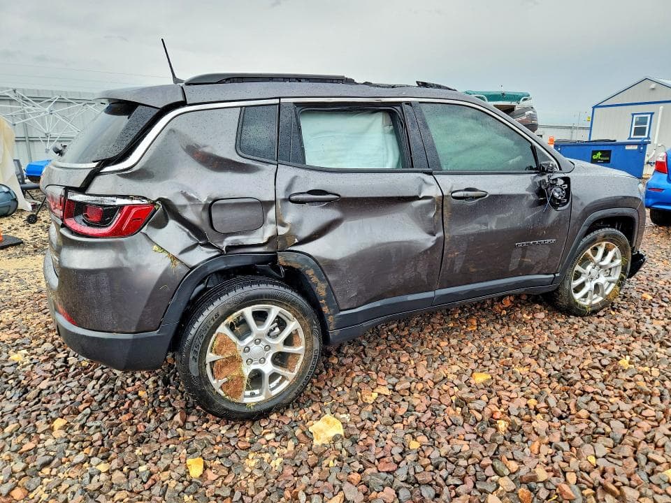 2023 JEEP COMPASS LATITUDE LUX 3