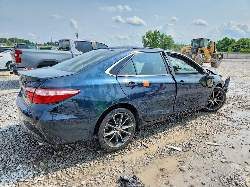 2017 TOYOTA CAMRY XSE 3