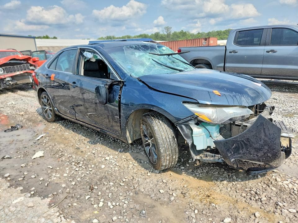 2017 TOYOTA CAMRY XSE 4