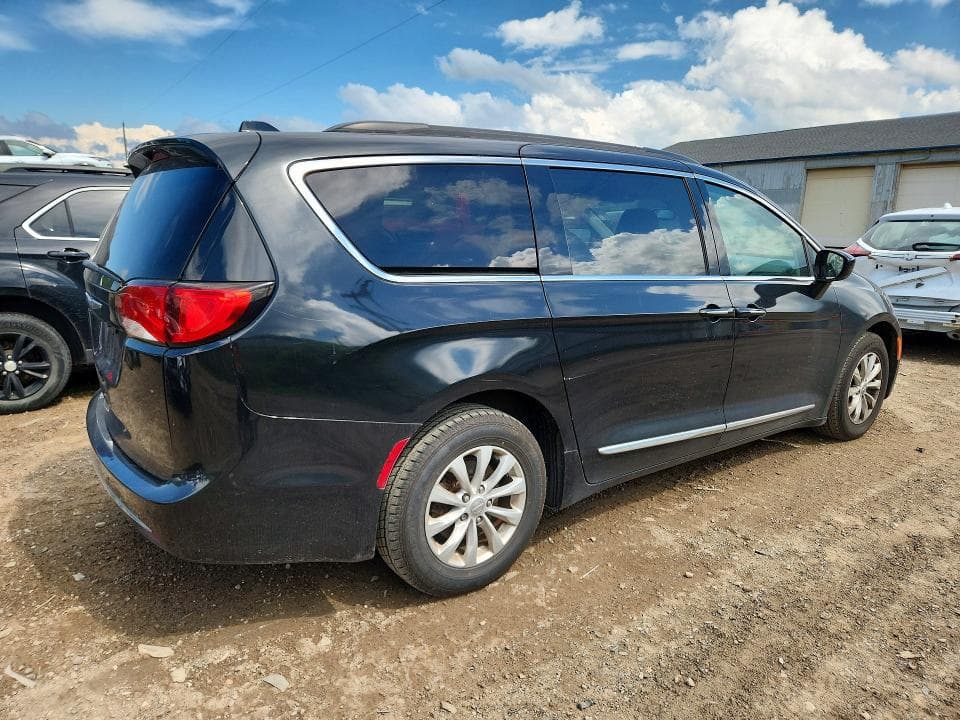 2017 CHRYSLER PACIFICA TOURING L 3