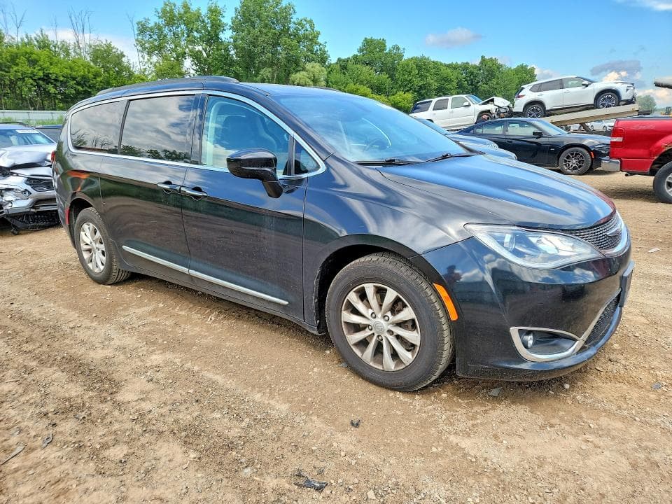 2017 CHRYSLER PACIFICA TOURING L 4