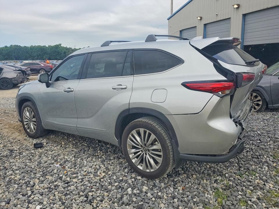 2023 TOYOTA HIGHLANDER PLATINUM 2