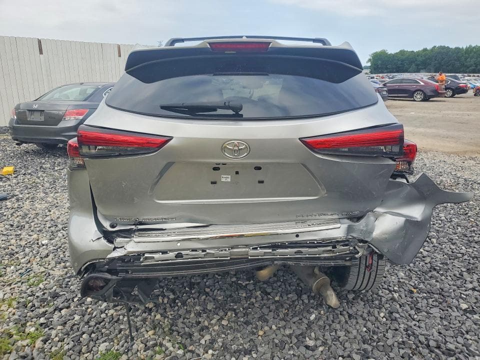 2023 TOYOTA HIGHLANDER PLATINUM 6
