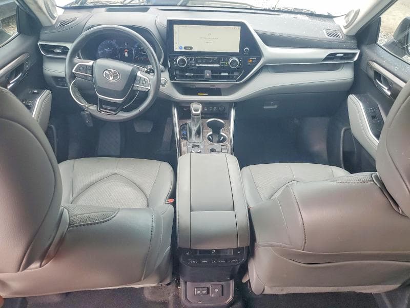 2023 TOYOTA HIGHLANDER PLATINUM 8