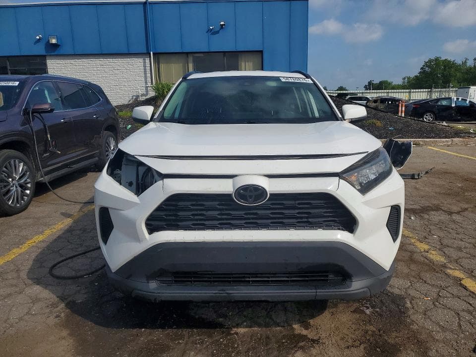 2020 TOYOTA RAV4 LE 5
