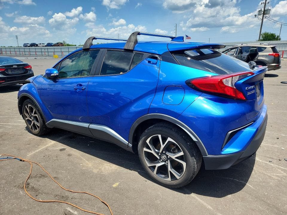 2020 TOYOTA C-HR XLE 2