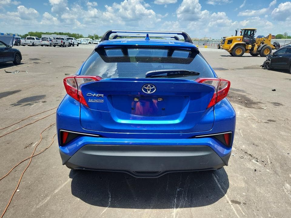 2020 TOYOTA C-HR XLE 6