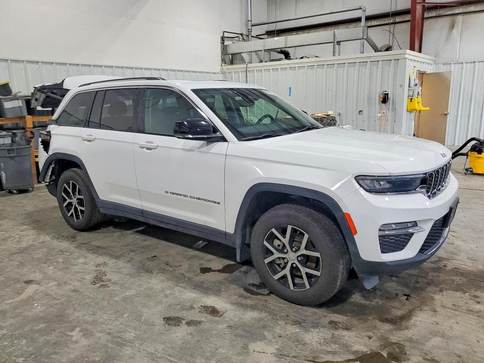 2023 JEEP GRAND CHEROKEE LIMITED 4