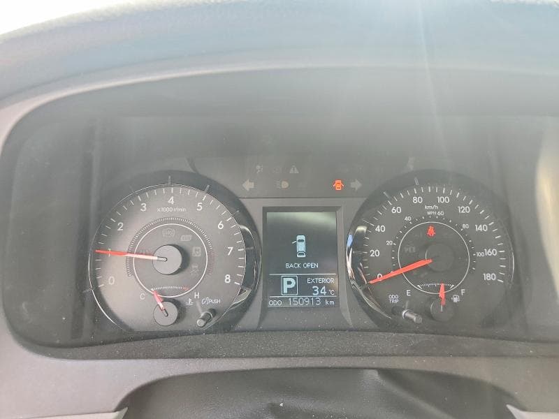 2017 TOYOTA SIENNA LE 9