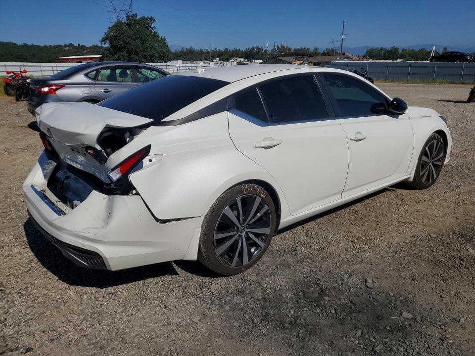 2021 NISSAN ALTIMA SR 3