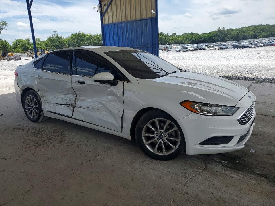 2017 FORD FUSION SE 4