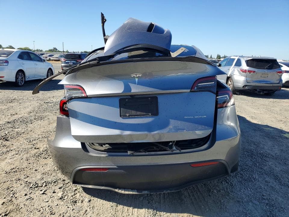 2024 TESLA MODEL Y 6