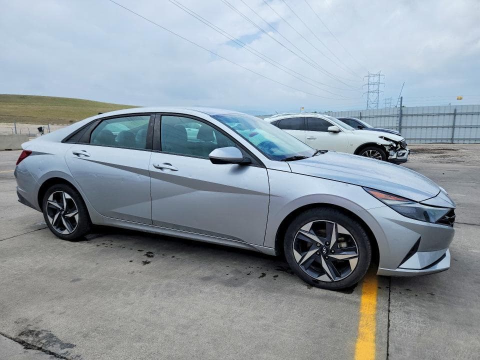 2023 HYUNDAI ELANTRA SEL SEL 4