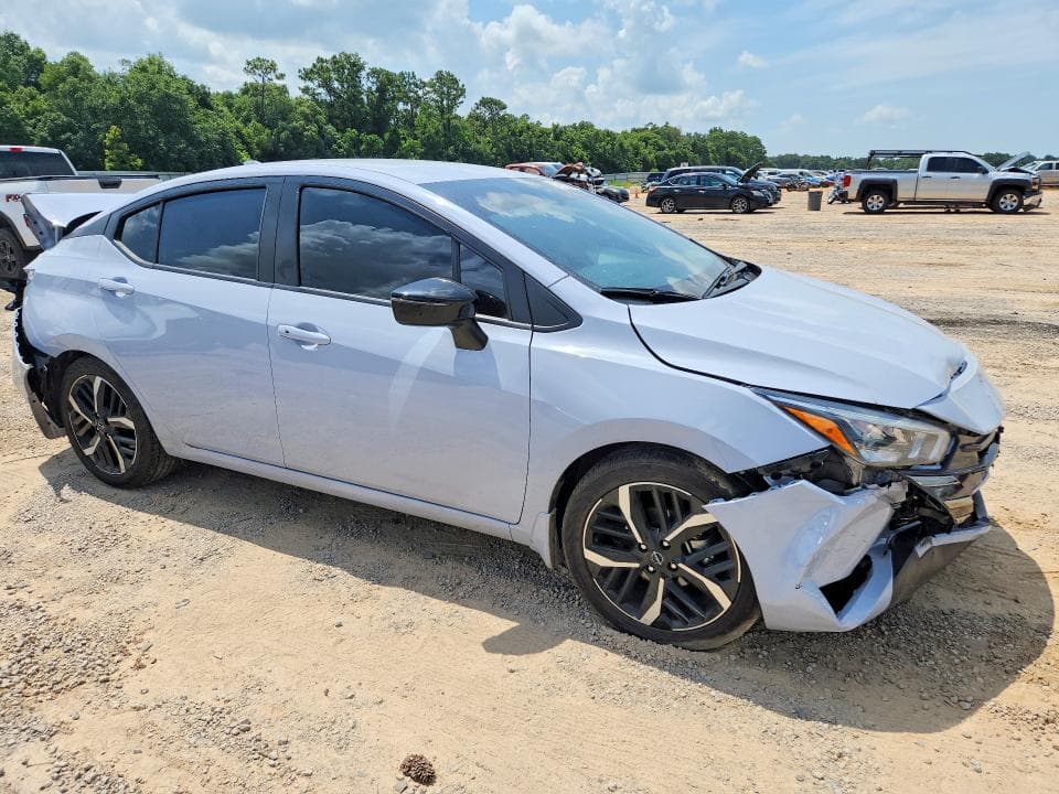 2025 NISSAN VERSA SR 4