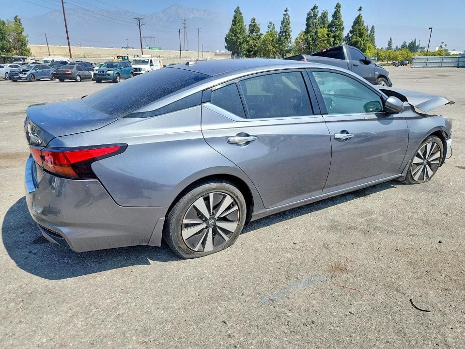 2020 NISSAN ALTIMA SV 3