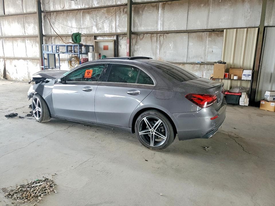 2020 MERCEDES-BENZ A 220 2