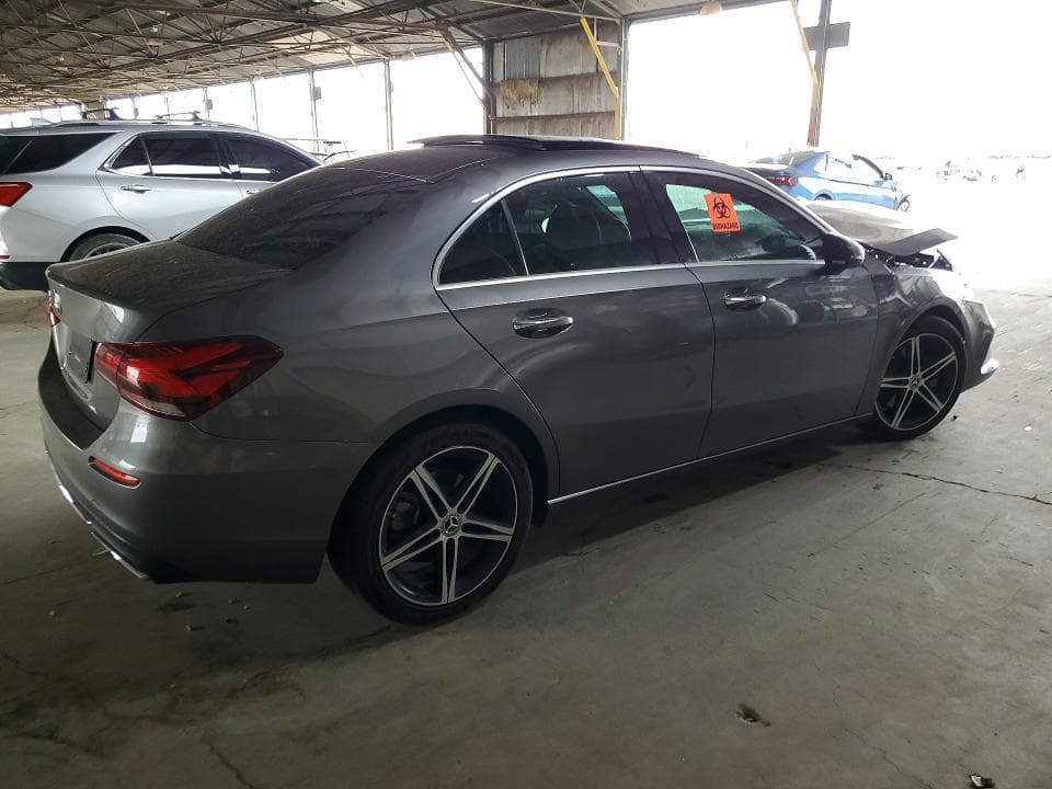 2020 MERCEDES-BENZ A 220 3