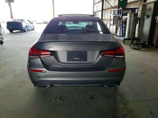 2020 MERCEDES-BENZ A 220 6