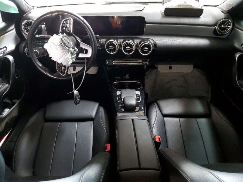 2020 MERCEDES-BENZ A 220 8