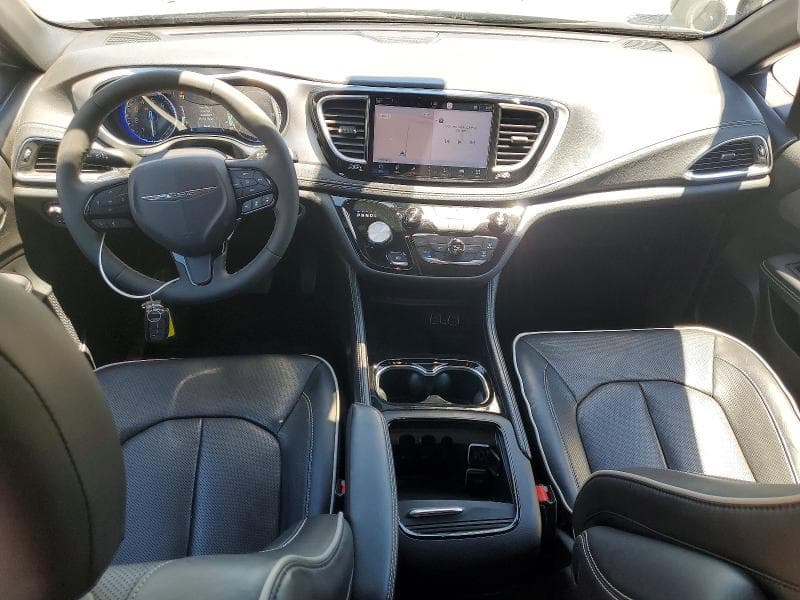 2025 CHRYSLER PACIFICA LIMITED 8