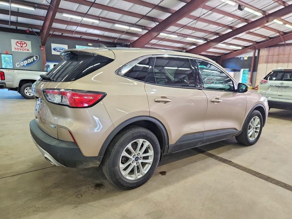 2020 FORD ESCAPE SE SE 4
