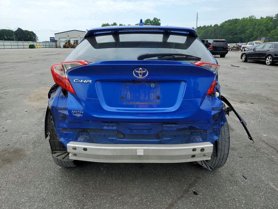 2020 TOYOTA C-HR LE 6