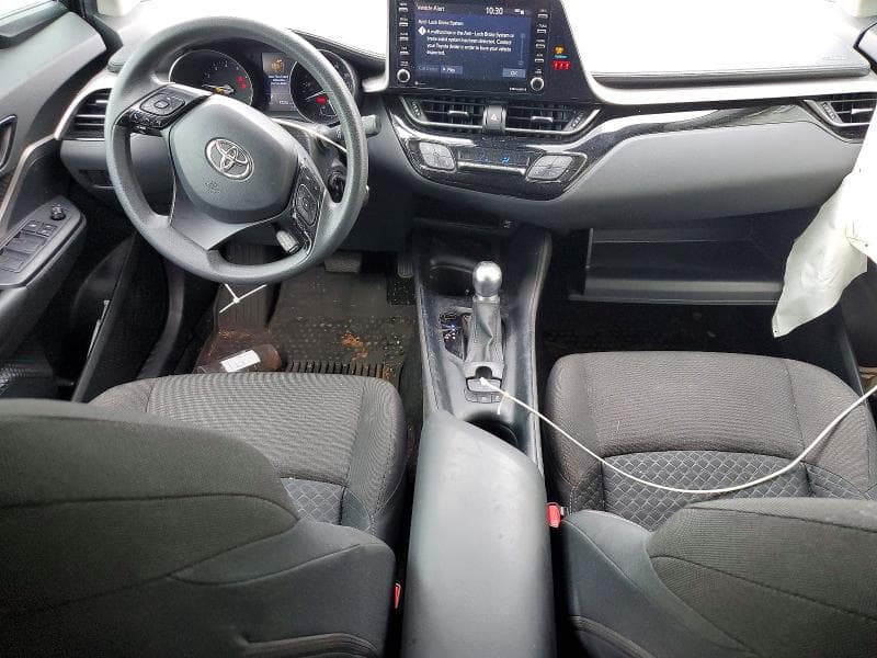 2020 TOYOTA C-HR LE 8