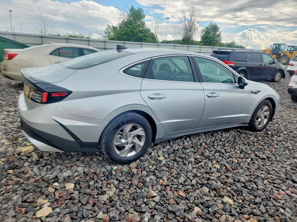 2025 HYUNDAI SONATA SE 3