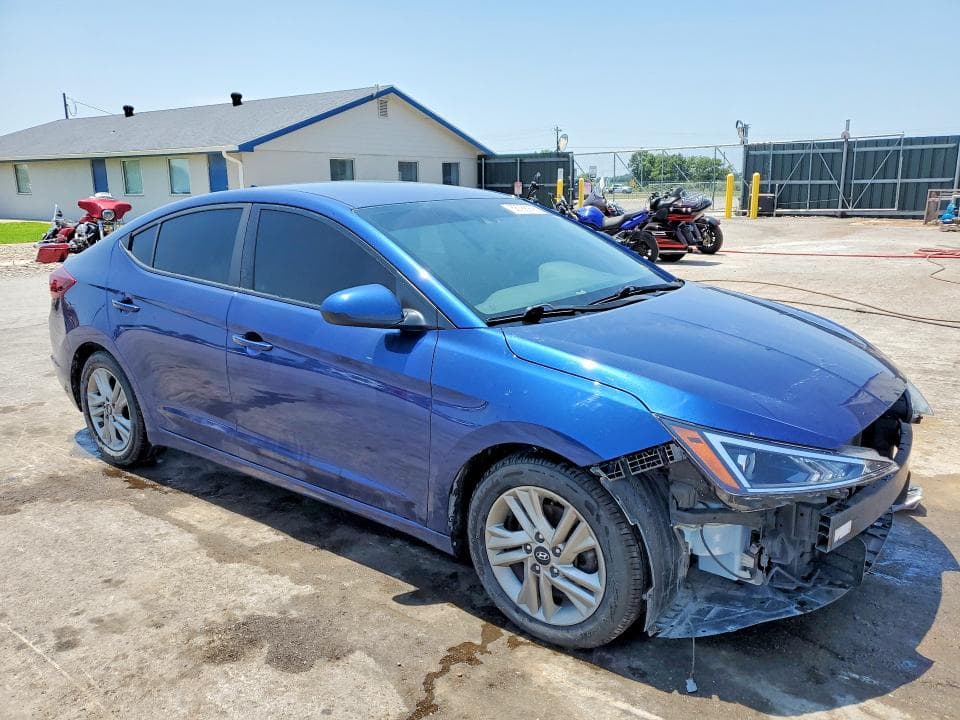 2020 HYUNDAI ELANTRA SEL 4