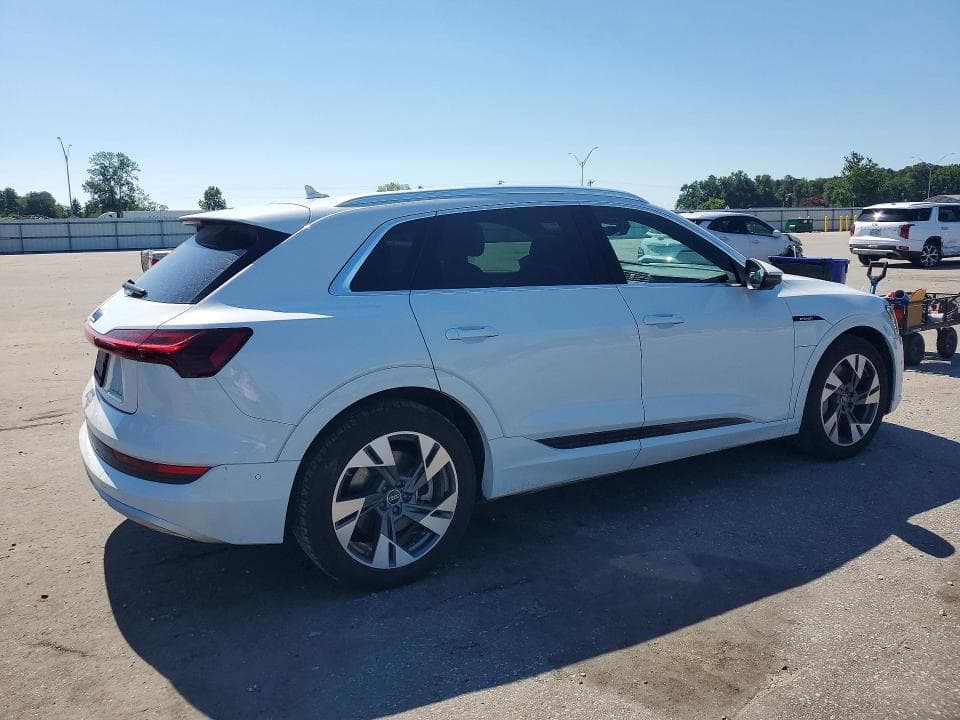 2023 AUDI E-TRON PREMIUM PLUS 3
