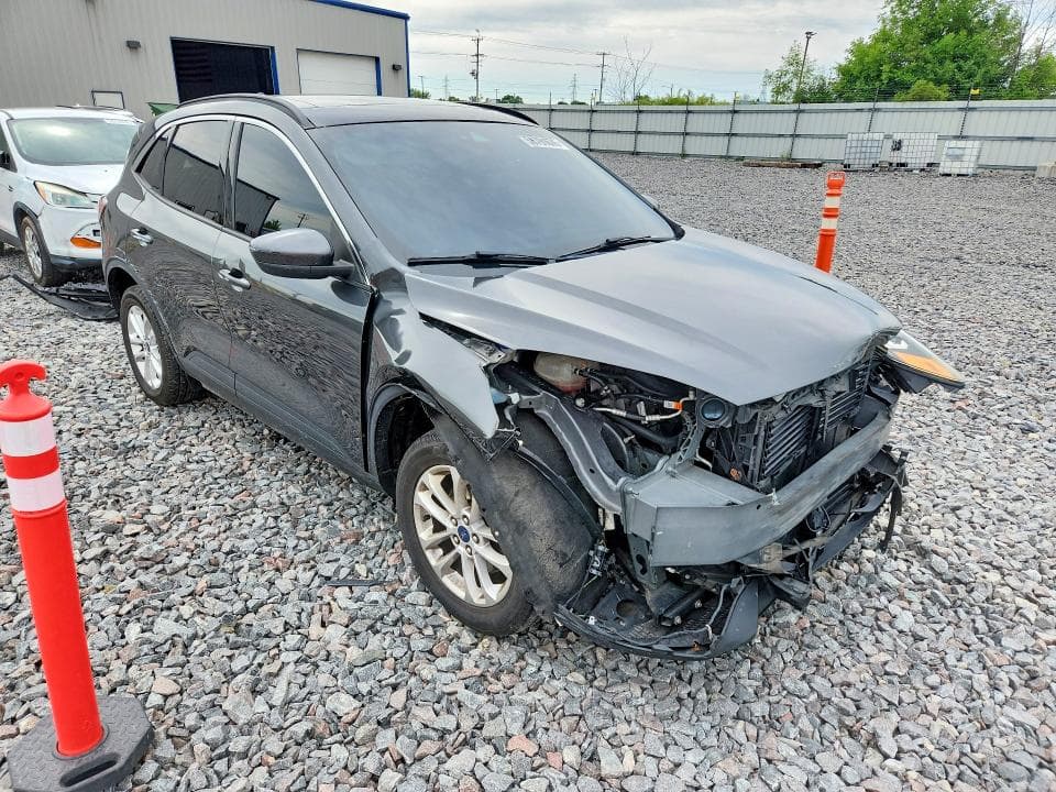 2020 FORD ESCAPE SE 4