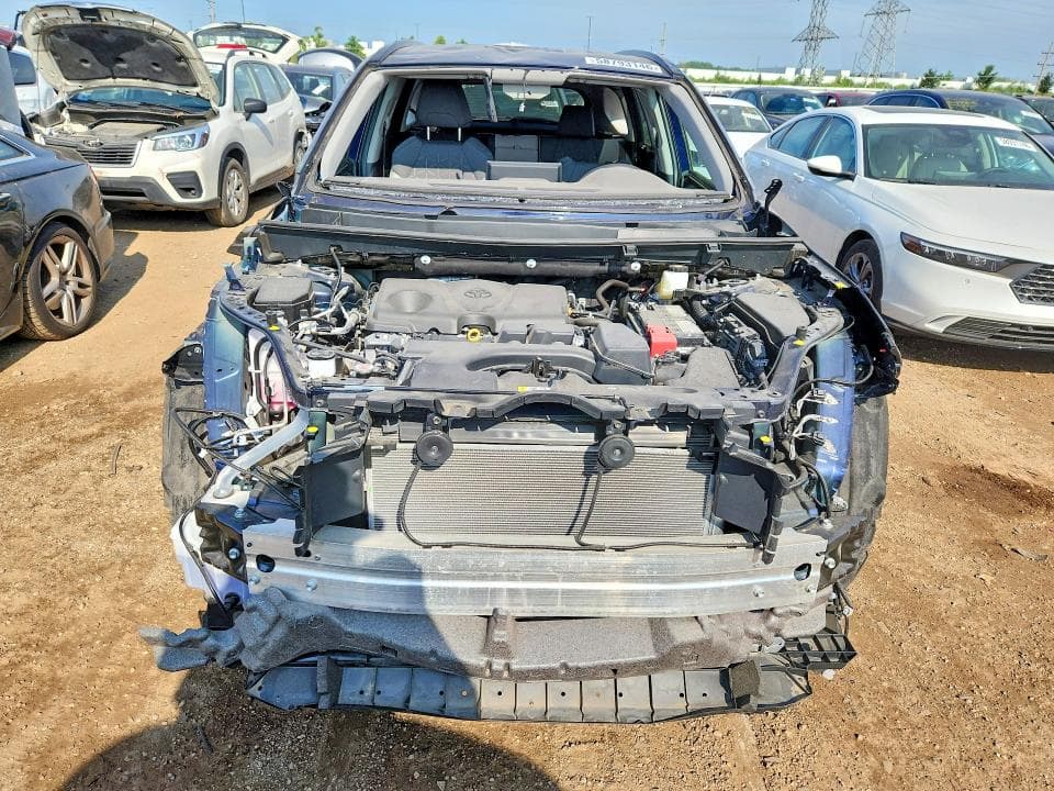 2025 TOYOTA RAV4 XLE 5