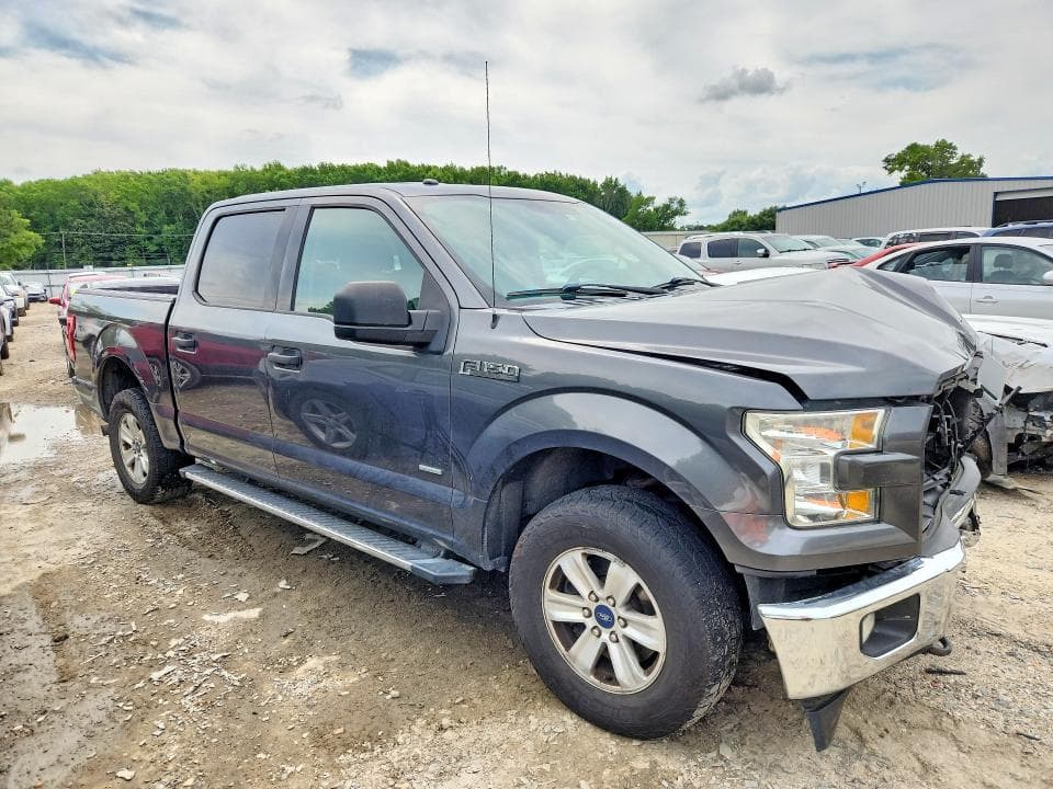 2017 FORD F150 SUPERCREW 4