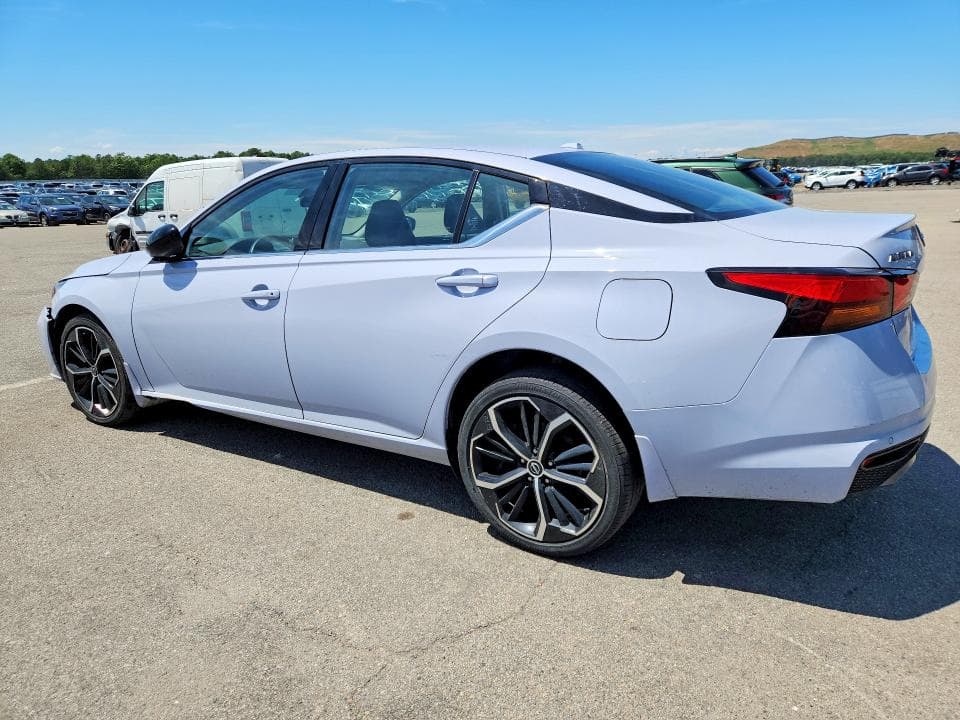 2024 NISSAN ALTIMA SR 2