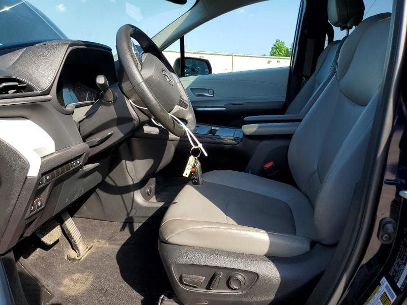 2025 TOYOTA SIENNA XLE 8-PASSENGER 7