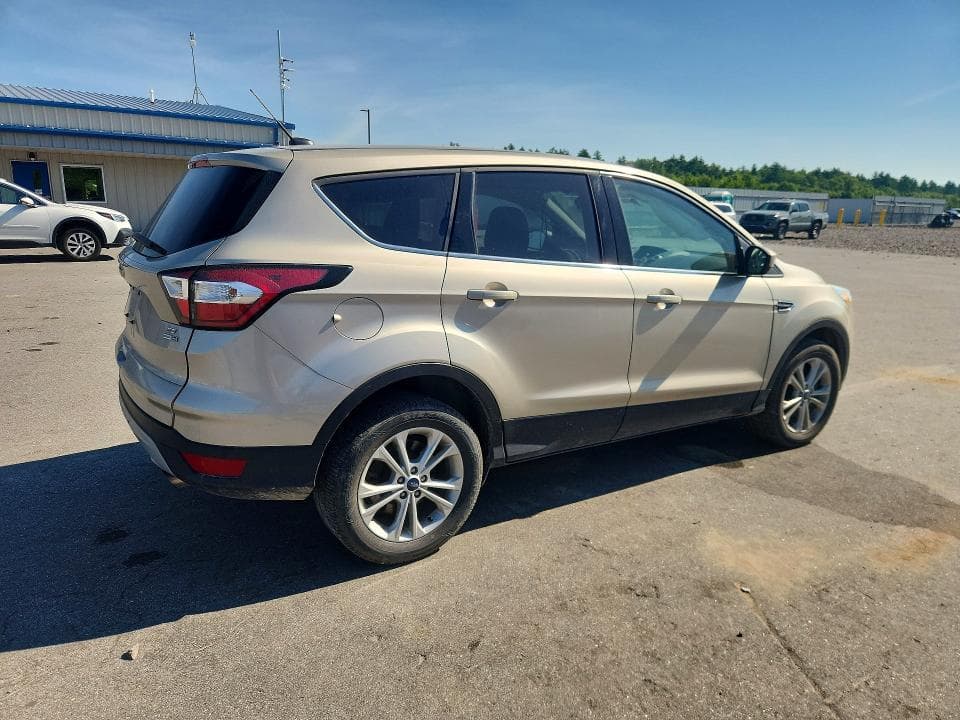 2017 FORD ESCAPE SE 3