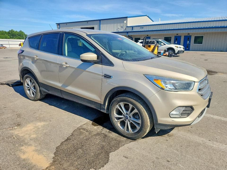 2017 FORD ESCAPE SE 4