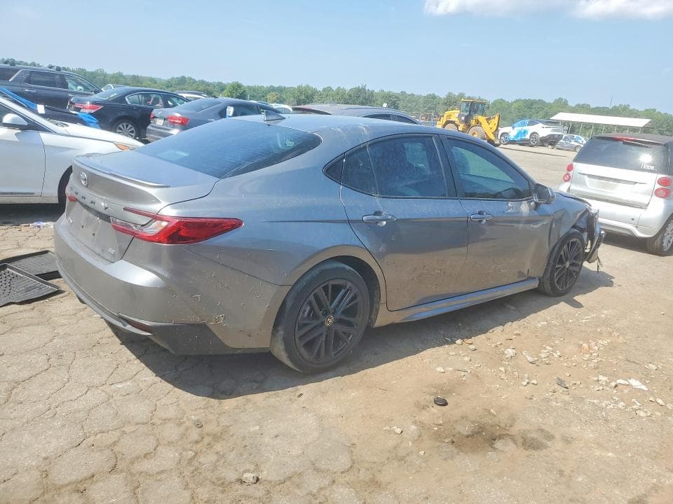 2025 TOYOTA CAMRY SE 3