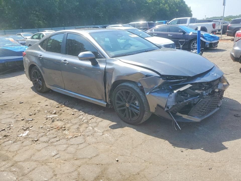 2025 TOYOTA CAMRY SE 4